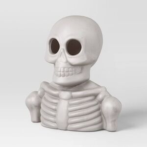 NWT. HYDE & EEK! Skeleton Bust Light Up Decor